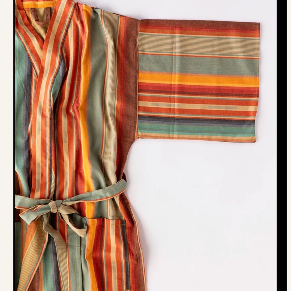 Highway Robery Robe - Picture 2 of 8